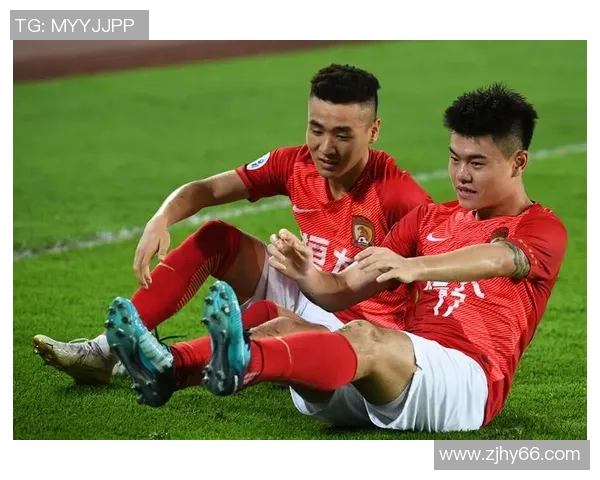 广州足球队团队协作的成功之道与战术分析探讨