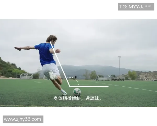 掌握足球停球技巧的全面图解与实用训练方法分享